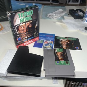 Tecmo Bowl NES Nintendo Complete CIB Authentic Nice Label NFL Official Licensed