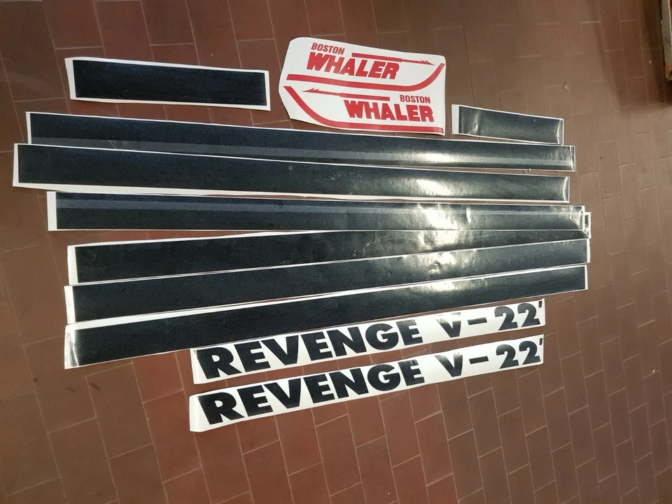 adesivi per barca whaler boston modelo revenge 22 con righe in set come in foto - Immagine 3 di 3