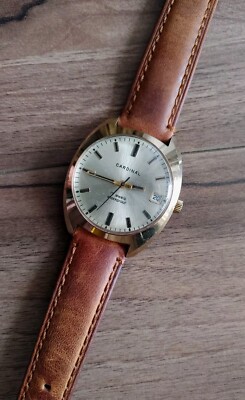1980s CARDINAL Shockproof Men s Watch-17 Jewels-USSR-New Band-Runs & Looks Great