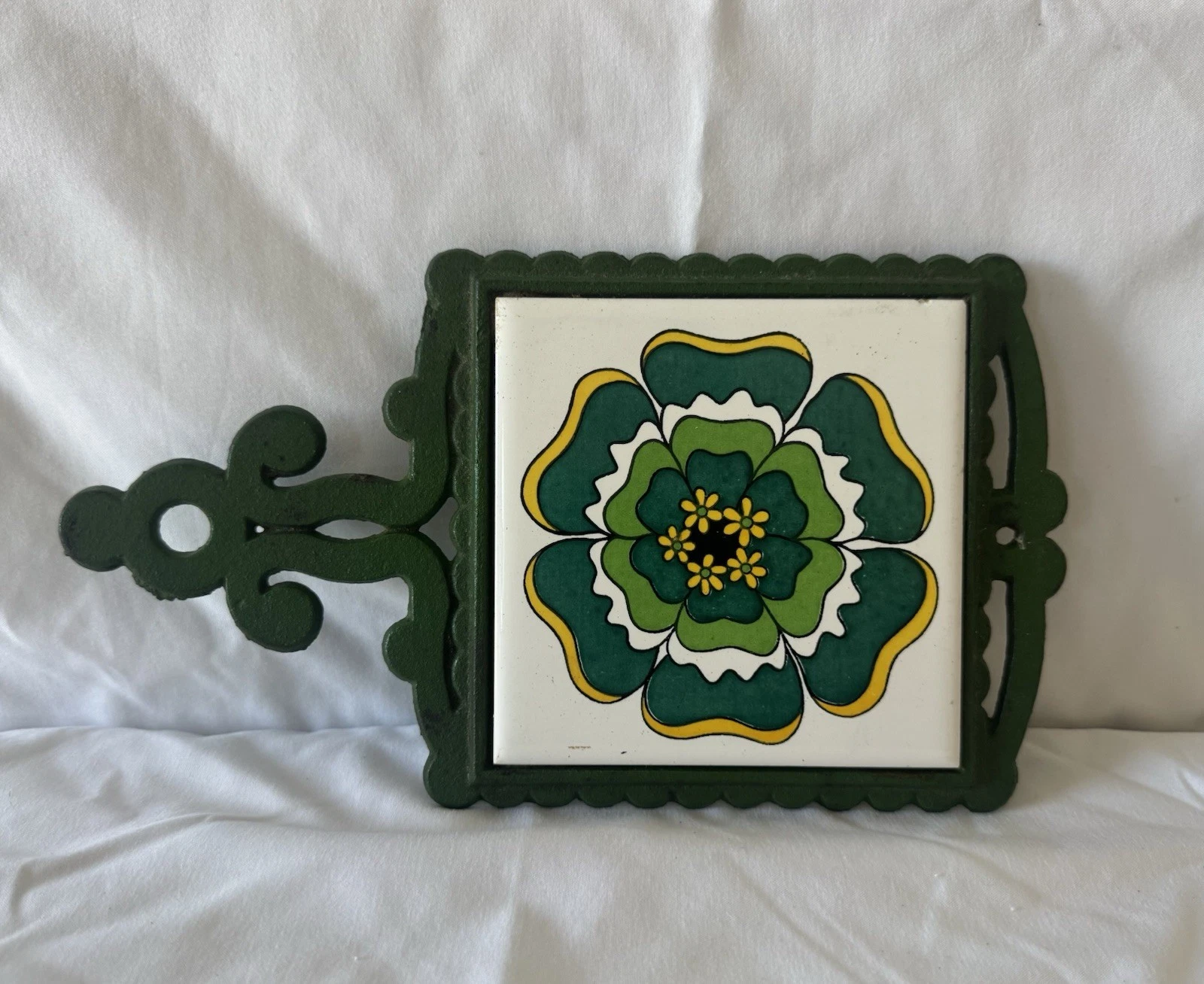 Vintage 70s Groovy Flower Power Metal Trivet image 3