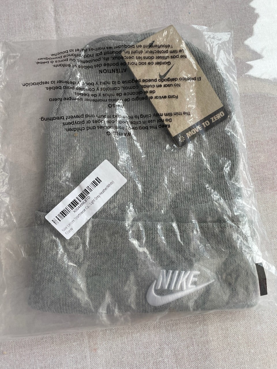 Nike Peak Futura Beanie Hat Unisex Sportswear Light Gray Heather/white