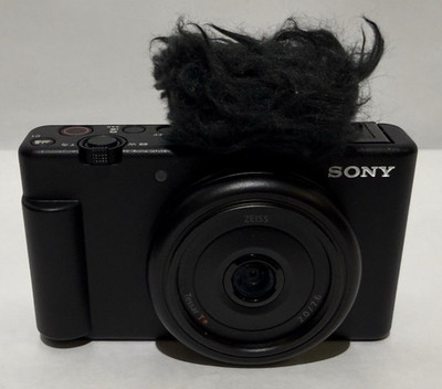Sony ZV-1F 20.1MP 4K Vlogging Compact Digital Camera Black w/ Handle & Charger