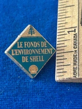 Shell Gas Station Oil Fonds Environnement Environnemental Fund Lapel Pin