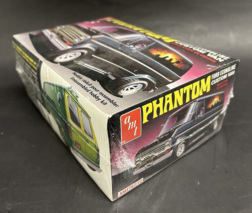 AMT Phantom Ford Econoline Custom Van 125 Scale Model Kit eBay