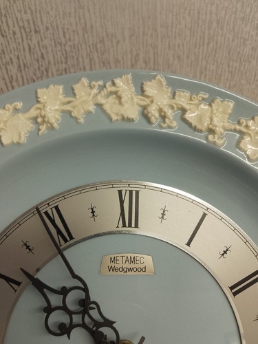 Wedgwood of Etruria & Barlaston blau & weiß Queensware Telleruhr FUNKTIONIERT - Bild 7 von 10