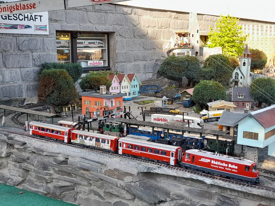 Spur G - LGB - Rhätische Bahn " BÄRENLANDZUG " einmalige , nachgerüstete MODELLE