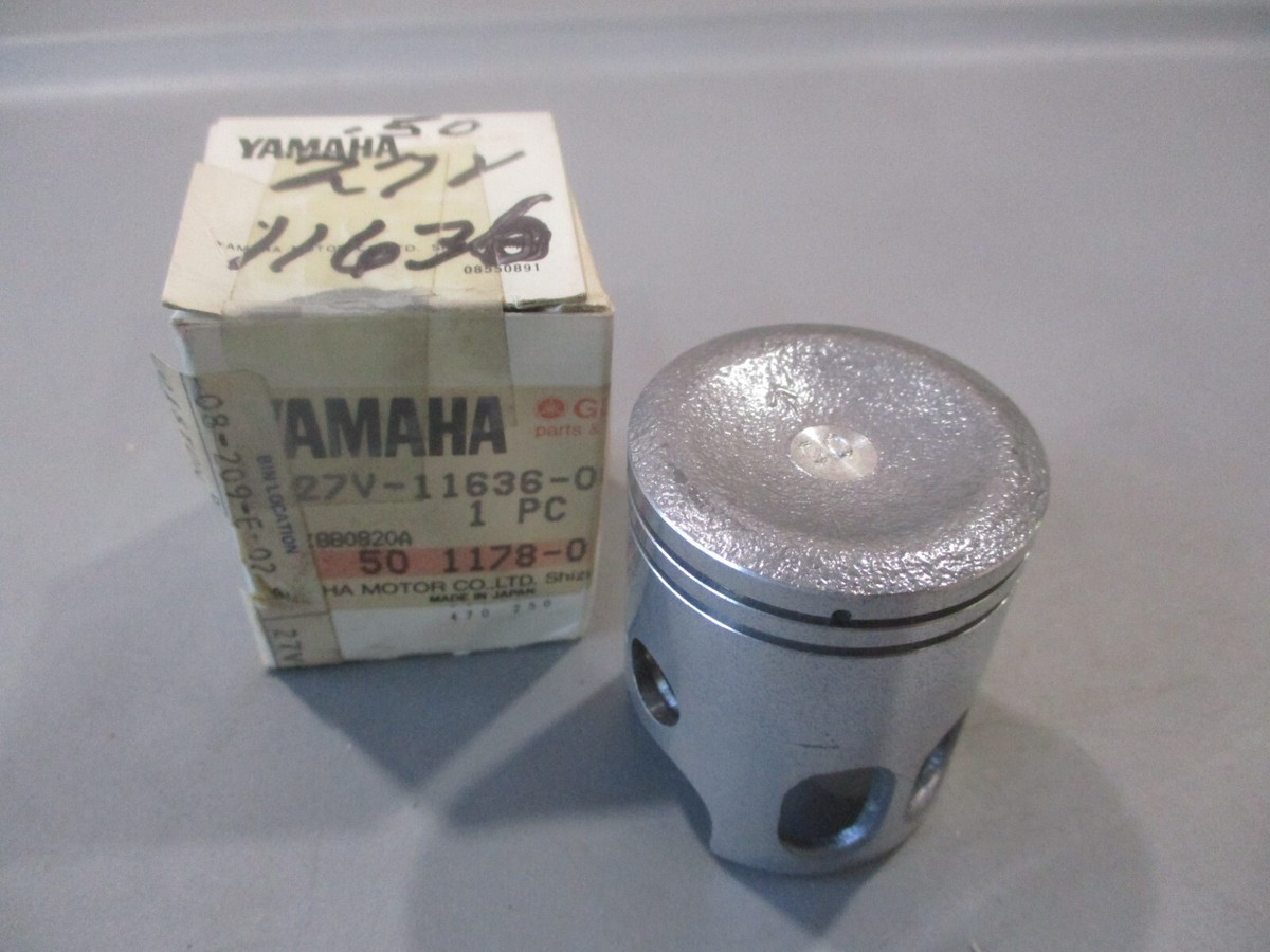 ヤマハ純正 ピストン 27V-11636-00　ピストンリングなし NOS 1986-1987 Yamaha CE50 Piston 27V-11636-00 2nd Oversize for