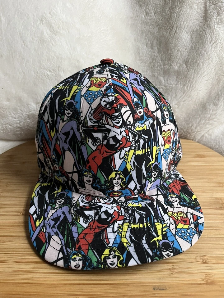 Gorra DC Comics Snap Back estampado por todas partes azul rojo Wonder Woman ajustable Foto 2 de 4