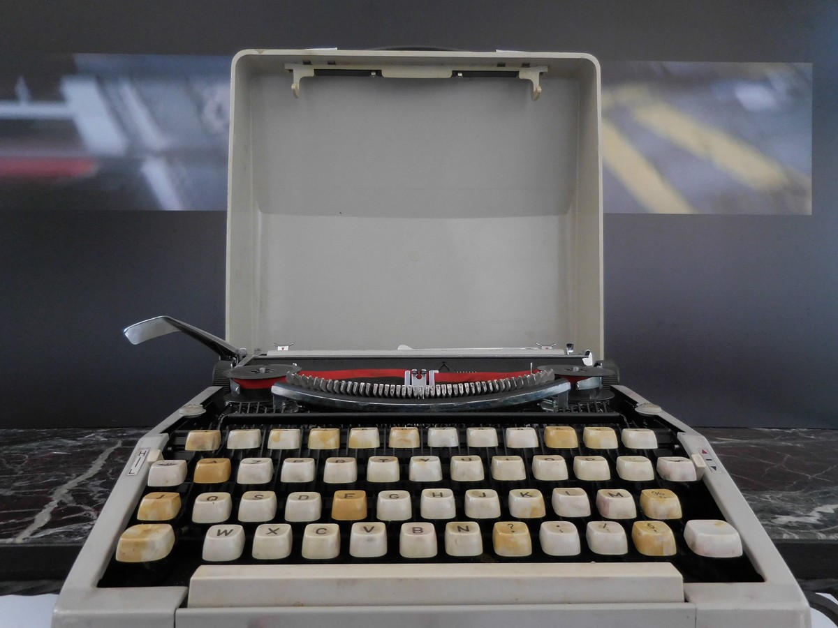 Royal 200 Typewriter Made In Japan Vintage Writing Art Deco
