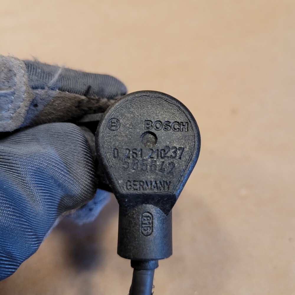 Ferrari 575 Maranello Bosch Camshaft Sensor 0261210237