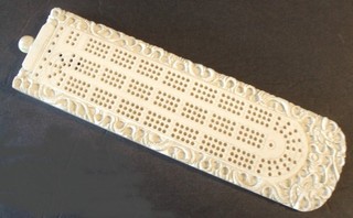 TABLERO DE CUNA TALLADO ORNAMENTADO DE COLECCIÓN con Clavijas Autónomas ¿Chino?