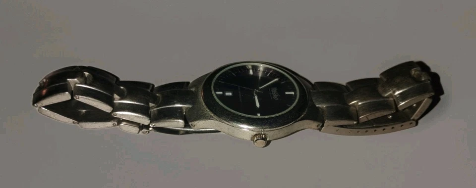 Reloj Mossimo Indigo Cuadrante Fecha Indicador Tono Plateado Redondo Acero Inoxidable Foto 3 de 4