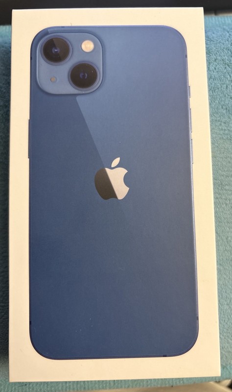Original Apple iPhone 15 Retail Box with USB-C Charging Cable New