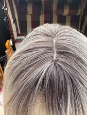 WIG ME UP Perücke - Sehr Hellblond, Glatt, 50 Cm Lang, Mit Kopfhautimitat & Größenverstellung