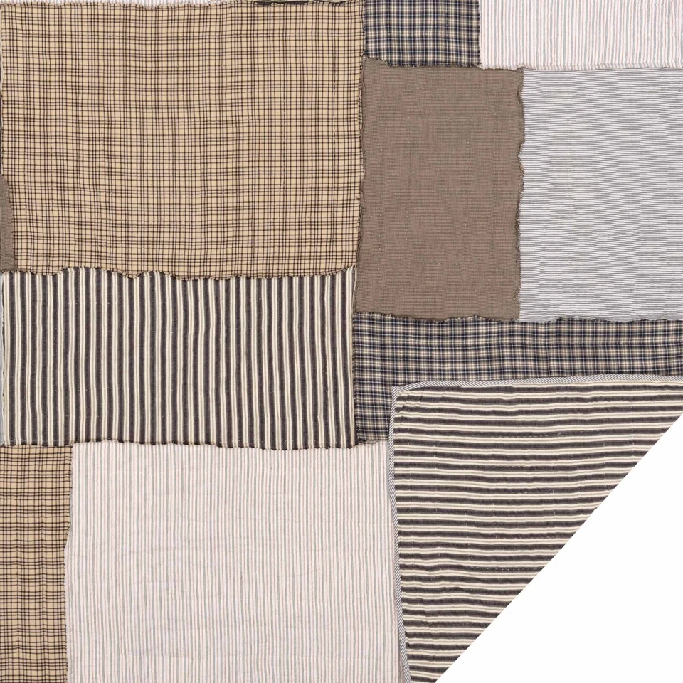 Edredón de retazos Ashmont King. Marcas VHC. Marrón, crema, gris, tostado, azul Foto 3 de 3