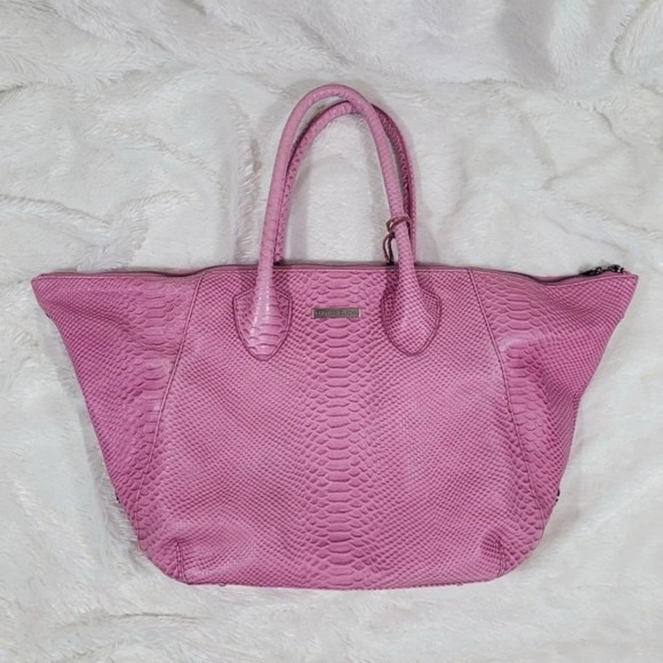 Bolso Cartera Grande Charles Jourdan Croc Cuero Repujado Rosa Chicle Para Mujer  Foto 2 de 4