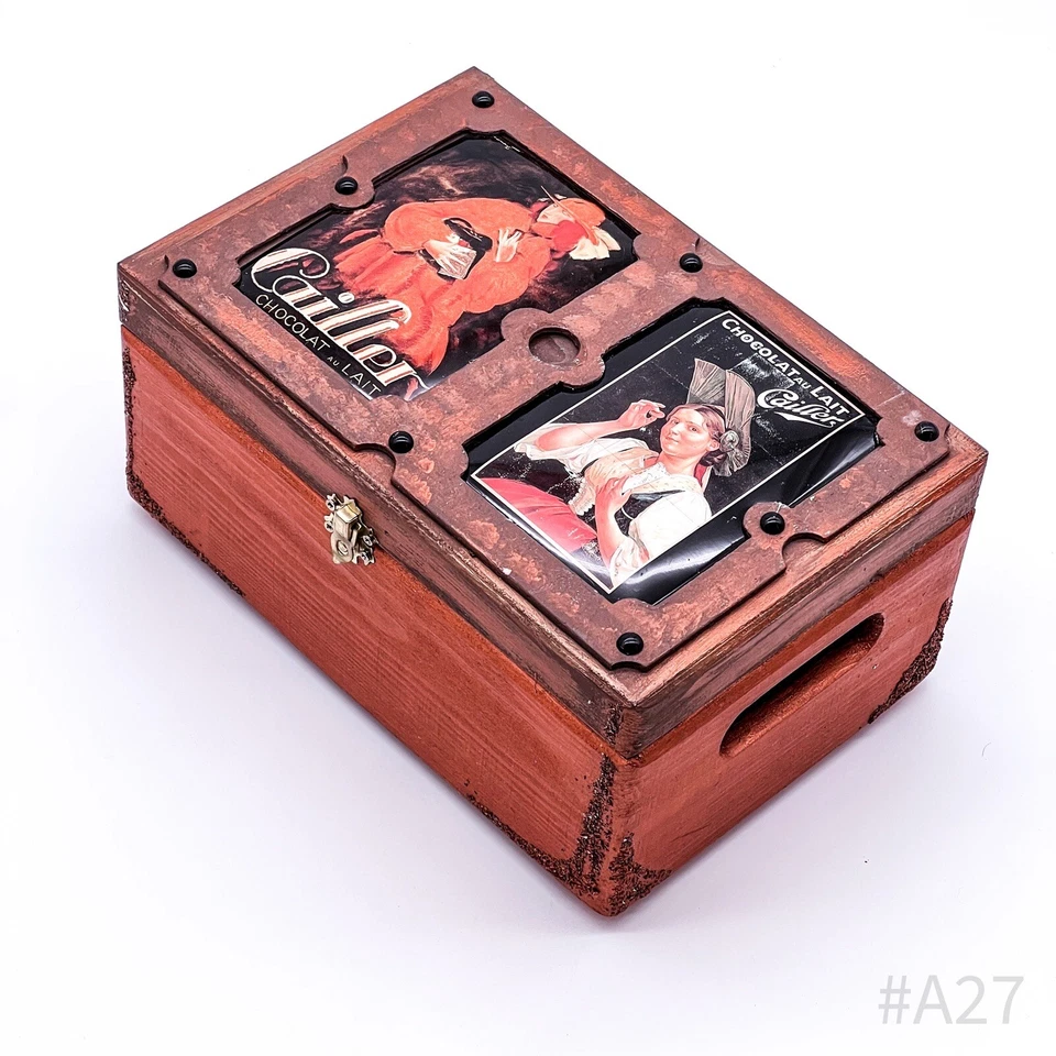 Vintage Truhe aus Holz mit Cailler Chocolat au Lait Blechschildern | Handmade - Bild 1 von 4