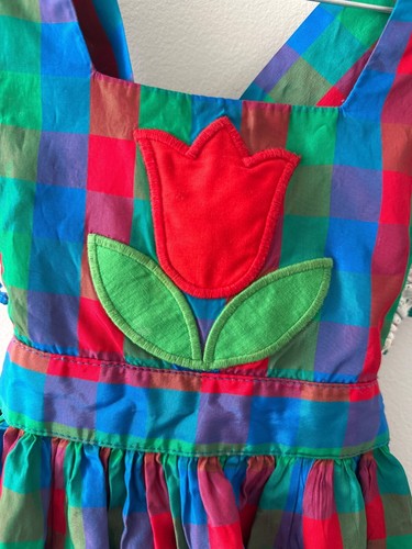 Abito vintage Ellen Miklas bambina a quadri pinafore con applicazione tulipano e bordo in pizzo - Foto 2 di 5