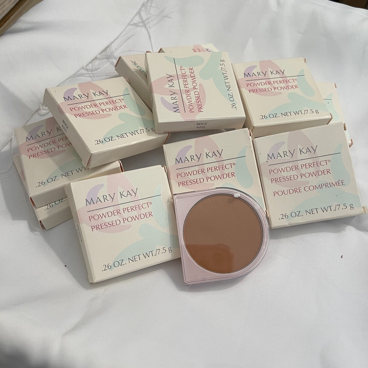 プレスパウダー Vintage Mary Kay Powder Perfect Pressed Powder Discontinued