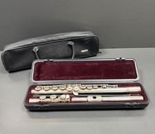 Yamaha 211 Flute with Hard Case