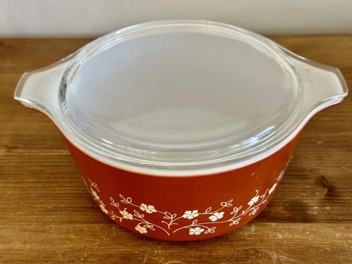 Vintage PYREX all caps 474-B Trailing Flowers Red 1.5 Liter Casserole Dish w Lid