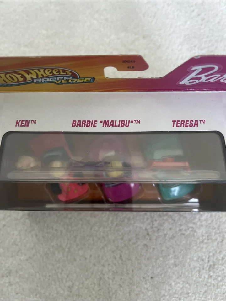 PAQUETE DE 3 HOT WHEELS RACER VERSO BARBIE MALIBU, KEN & TERESA NUEVO Foto 3 de 4