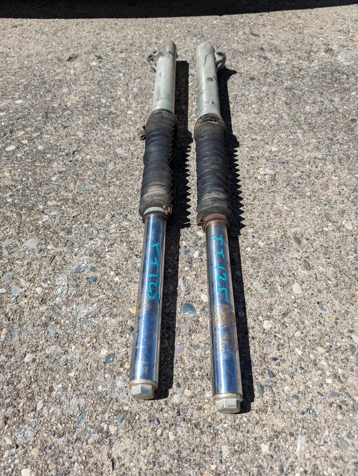 Horquillas delanteras Yamaha IT125 1980 Foto 2 de 4