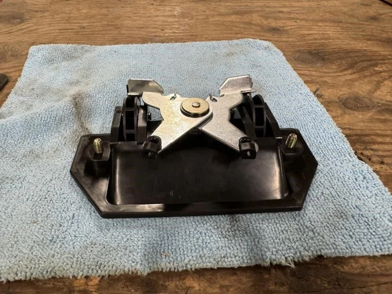 Trunk/Hatch/Tailgate Fits 86-97 NISSAN PICKUP 18348 - Image 4 of 4