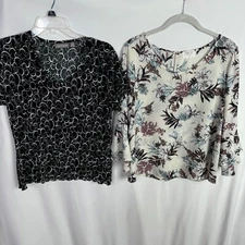 Croft & Barrow & Sienna Sky Women's Top LOT of 2 Size Medium Circle & Floral