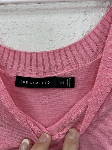 The Limited Women’s Crop Sweater Pink Quarter Sleeve Top Size XS - Picture 2 of 9