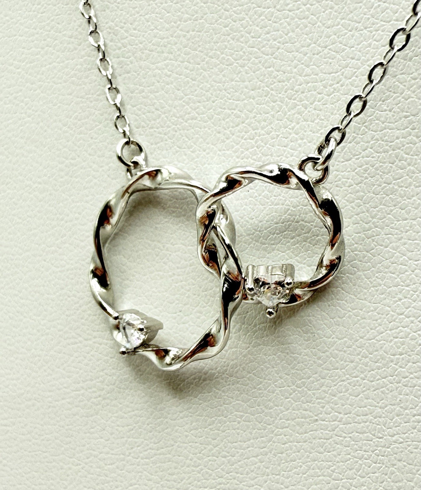 Sterling Silver Interlocking Double Circle Neckla… - image 1