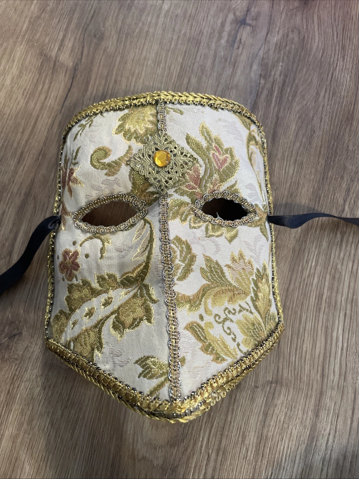 Authentic Venetian "Volto" Mask by Tragicomica – Handcrafted Brocade & Gold Trim