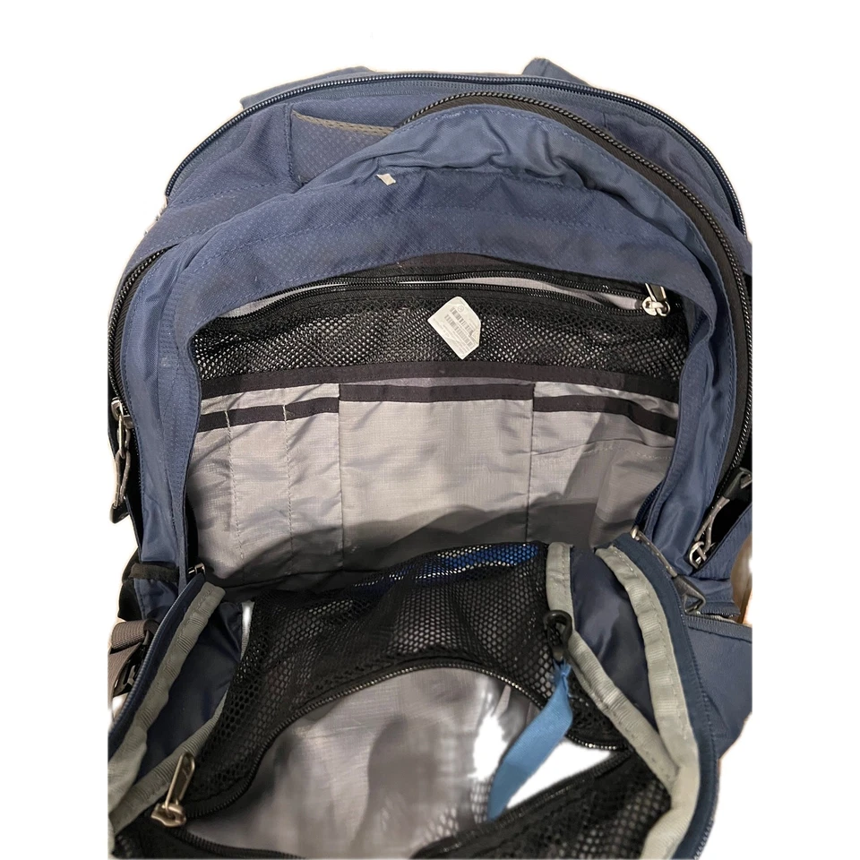 Mochila para portátil REI Trail 30 azul gris negra Foto 3 de 4