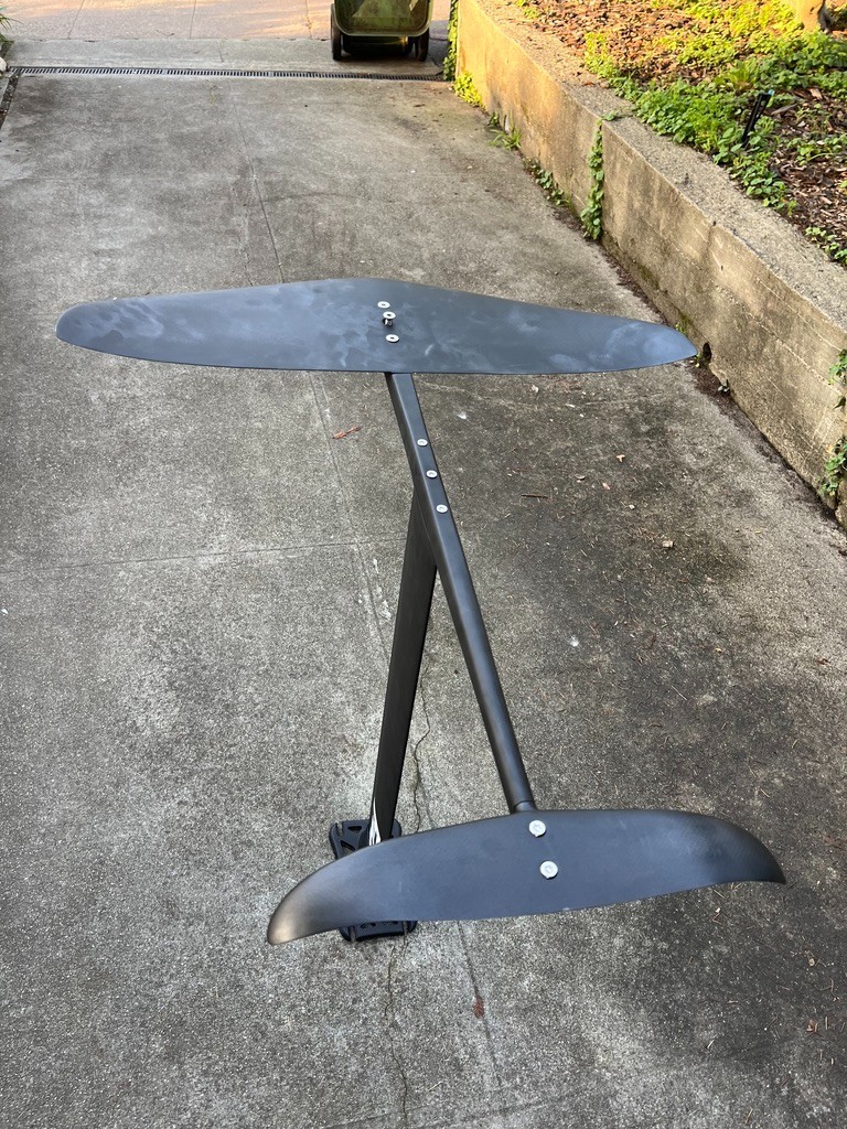 F4 Foils Freeride 1400 Windsurf Foil 77cm Wing 85cm Mast – Used Once