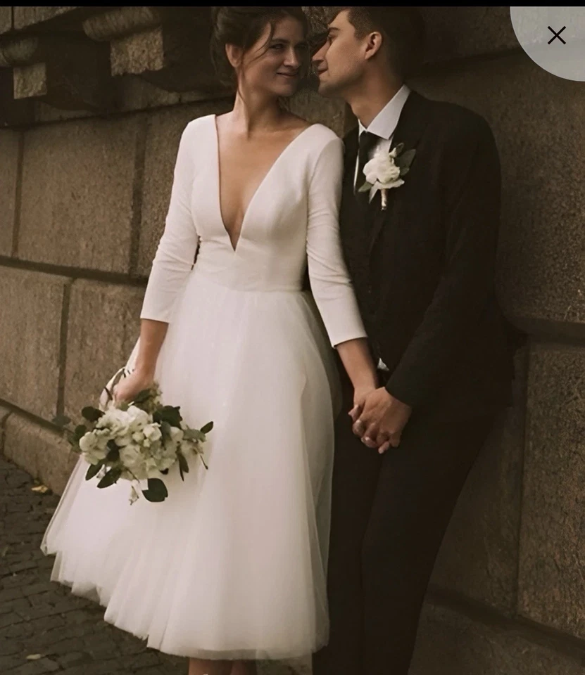 复古风格婚礼礼服 - V 领露背。 茶长 Elopement 全新 — 第 2/2 张图片