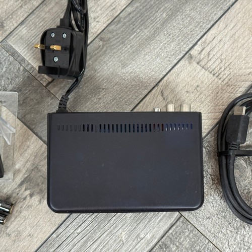 August DVB400 Freeview HD Box Dolby Audio HDMI SCART Small + Remote Cable - Picture 2 of 13