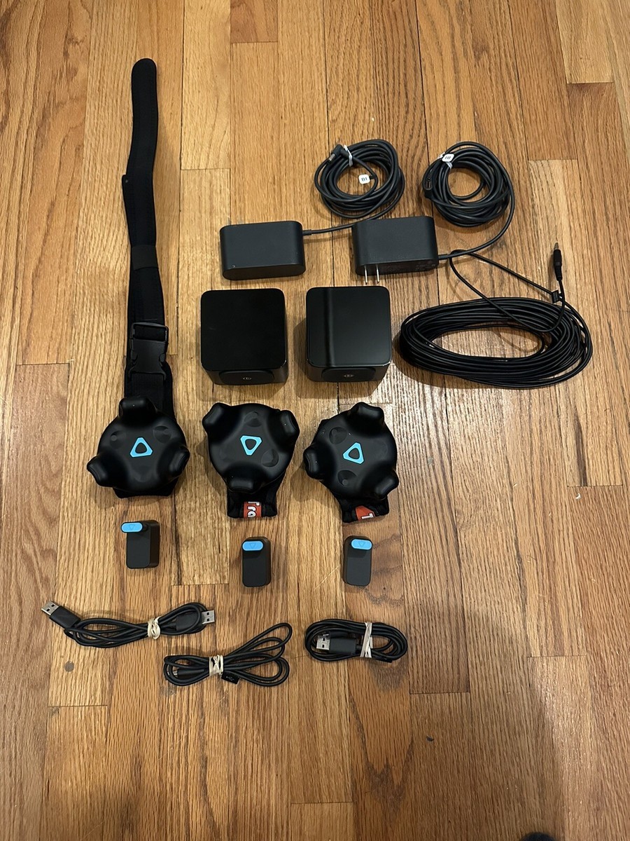 3 Htc Vive Tracker 2.0 with straps+2 1.0 base stations 3 Htc Vive Tracker 2.0 with straps+2 1.0 base stations