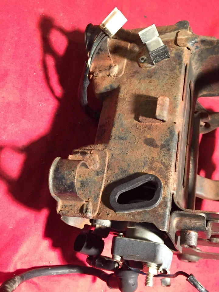 Yamaha XS650 '74 TX650 1975 bandeja de batería caja portaherramientas bandeja caja con solenoide Foto 3 de 4