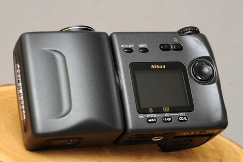 Nikon Coolpix 990 Vintage Digitalkamera Sammlerstück - Bild 5 von 11