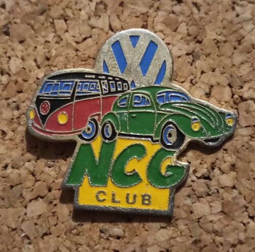 Pin's Volkswagen Combi Cox NCG Club Team Signé Pinstory Marque Logo Pin Rare - Photo 1/5