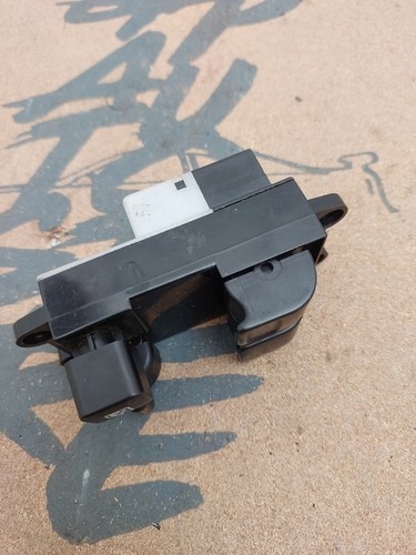 JDM Skyline R33 BCNR33 ECR33 Coupe 2 Door Power Window Switch RH 8 Pins Inline - Picture 5 of 8