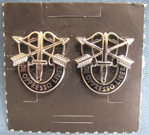 Current US Army Special Forces distinctive unit insignia (unit crest) set