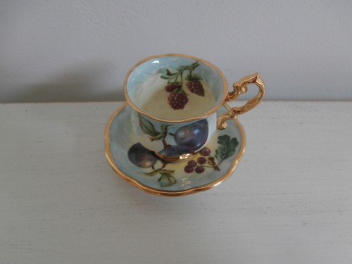 VINTAGE RAYMOND EVERILL & SONS LIME HOUSE STUDIO MINIATURE TEA CUP AND SAUCER - Picture 2 of 12