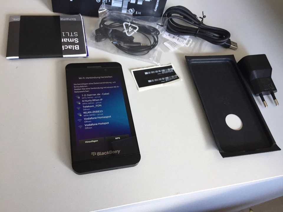 BlackBerry Z10 16GB Schwarz (Ohne Simlock) Smartphone Neuwertig !!! - Bild 2 von 4