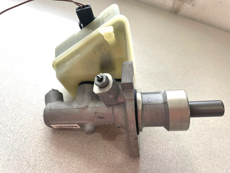 1996-2002 MERCEDES-BENZ E320 E430 W210 ~ BRAKE MASTER CYLINDER ~ A0054308301 - Image 2 of 4