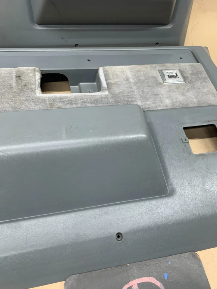 Camión Chevrolet GMC 1973 1987 91 Suburban paneles de puertas traseras proyecto gris gris azul Foto 3 de 4