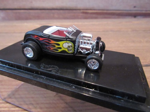 Hot Wheels Limited Ed 32 Ford 5 Window Street Rods Deuces Wild & Flaming Skull - Picture 5 of 10