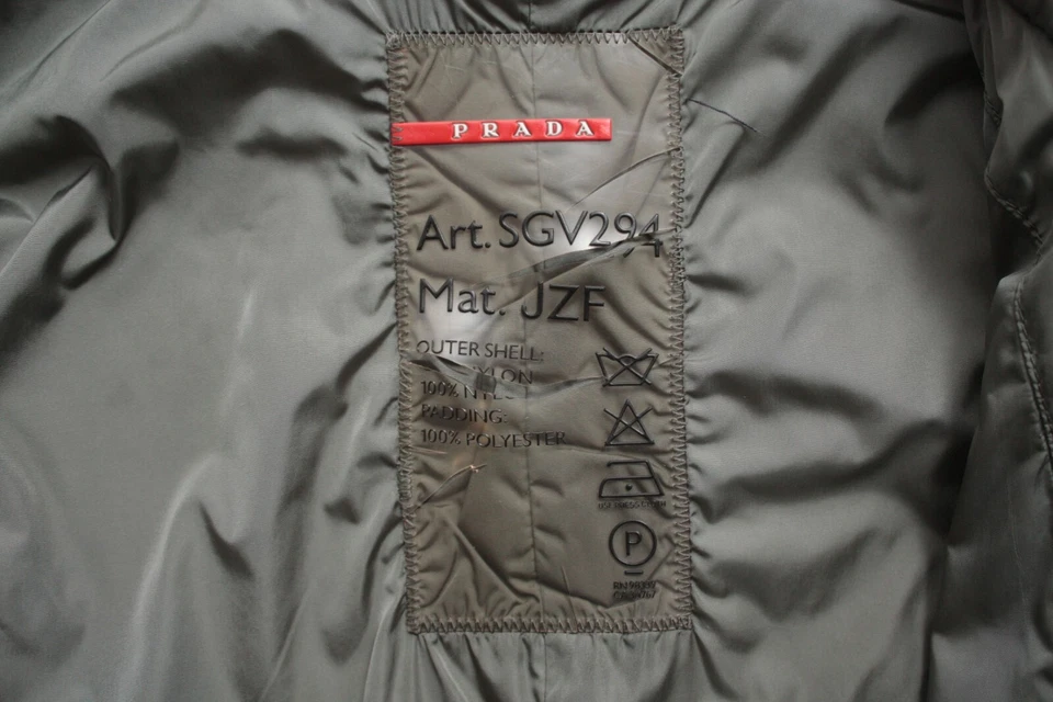 Prada оливковый зеленый пуховик парка мужчин большой сделано в Румынии - Изображение 4 из 4