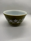 Vintage PYREX 401 Green Spring Blossom Crazy Daisy 1.5 Pint Mixing Bowl Nesting