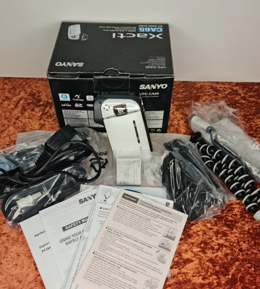 Sanyo VPC-CA65 Xacti Waterproof Digital Movie Camera (BOXED) - Image 2 of 3